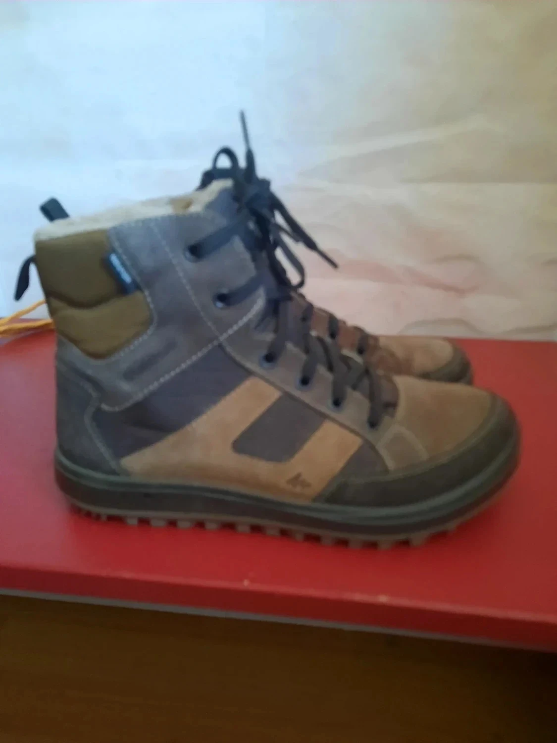 🥀Chaussures de randonnées en cuir 38.Quechua Novadry.